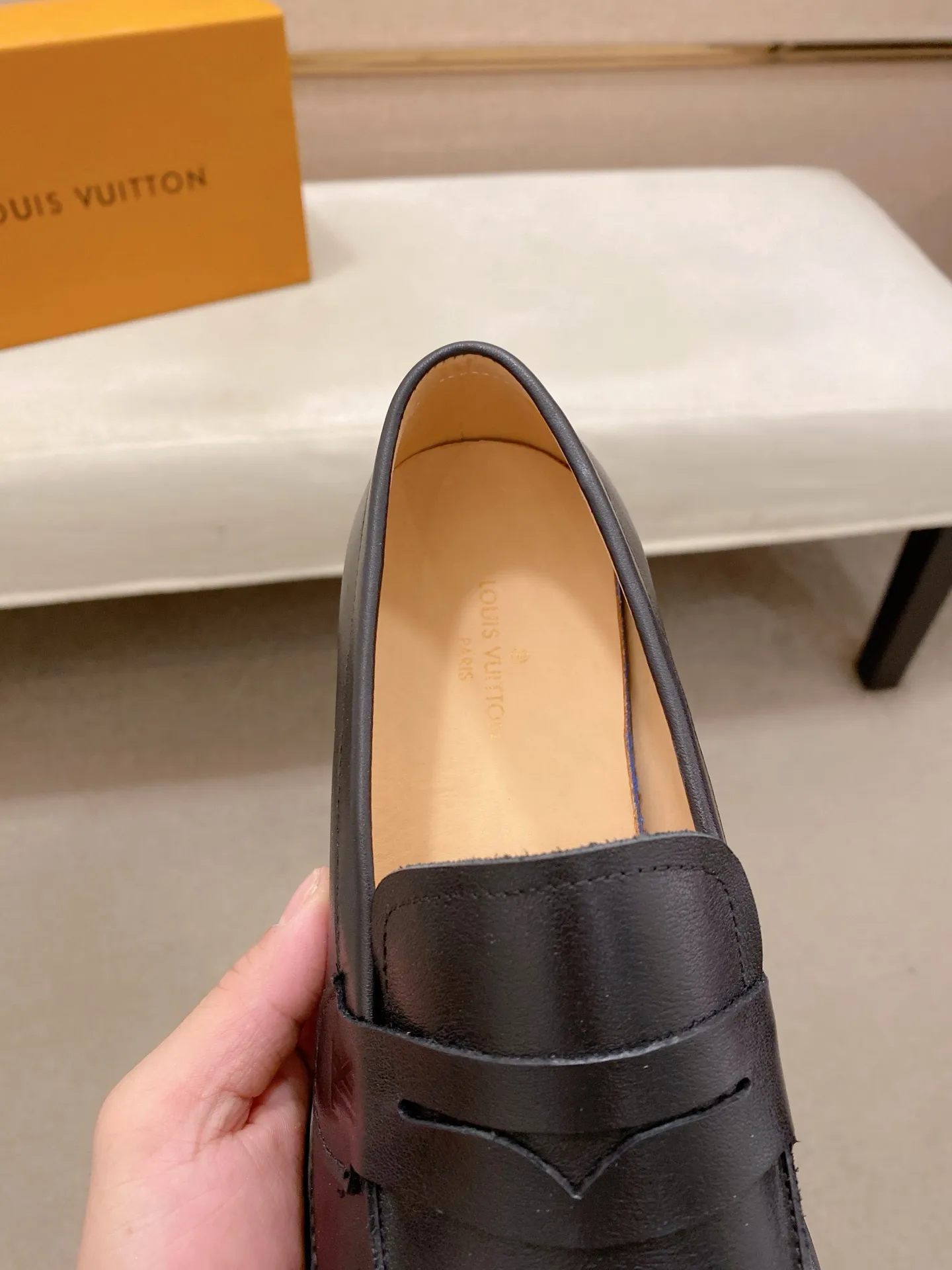 Men's Men's Shoes 500💰⚡️New models on the market⚡️Louis Vuitton (Louis Vuitton/LV) casual, business formal wear! Made with pure Italian craftsmanship, the upper is made of first-layer cowhide, which is full of texture! The lining is cowhide and the original rubber leather shoe outsole. The style is atmospheric and comfortable! Positive code 38-44